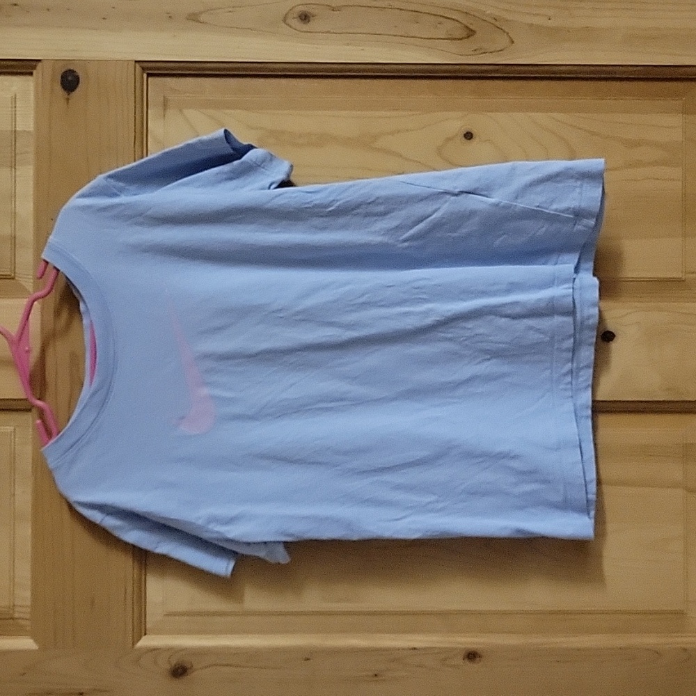 nike t-shirt girls size Large light blue/purple with pink‎ swish on front